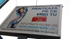  Panou cu afis pornografic, pornografie stradala femeie goala cu corpul vopsit cu mesaj: PRINTEAZA PE CE VREI TU Creativitate fara limite; Panoul cu afisul pornografic este situat langa statia de metrou Stefan cel Mare la 3-5 metri si vis-a-vis de Inspectoratul General al Politiei Romane [IGPR] (IGPR are sediul imediat pe diagonala cu iesirea de la metroul Stefan cel Mare pe sos. Stefan cel Mare nr. 13-15, langa IGPR este un spital, o Biserica Ortodoxa cu hramul Sfantului Martir Arhidiacon Stefan [primul Martir Crestin - martir inseamna Marturisitor al lui Dumnezeu Domnul nostru Iisus Hristos, Creatorul si Mantuitorul nostru] si clubul sportiv Dinamo) pe soseaua Stefan cel Mare - 21.02.2016 - Pacomedia - Pacomedia.ro